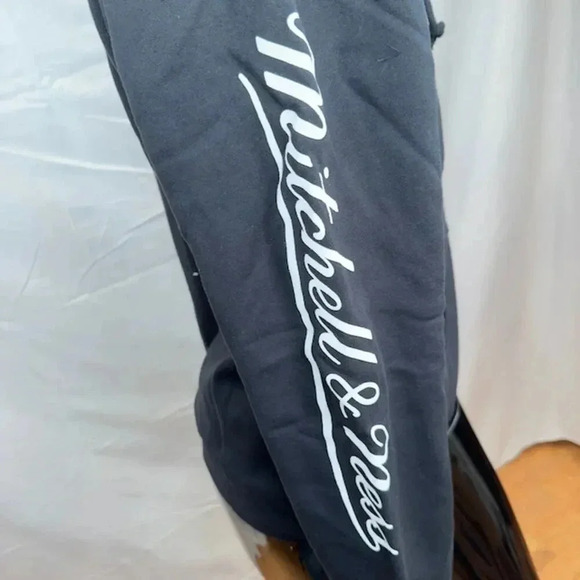 NEW Mitchell & Ness Essentials Sports Print Hoodie Swetashirt Pullover Black M - Picture 7 of 8